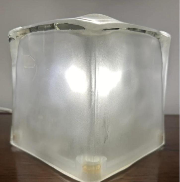 Vintage IKEA “Iviken” tafellamp –iconisch design ijsblokvorm, Huis en Inrichting, Lampen | Tafellampen, Zo goed als nieuw, Minder dan 50 cm