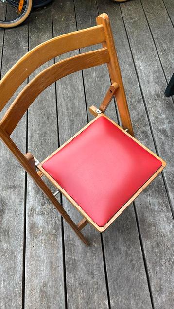 5 opklapstoelen beschikbaar voor biedingen