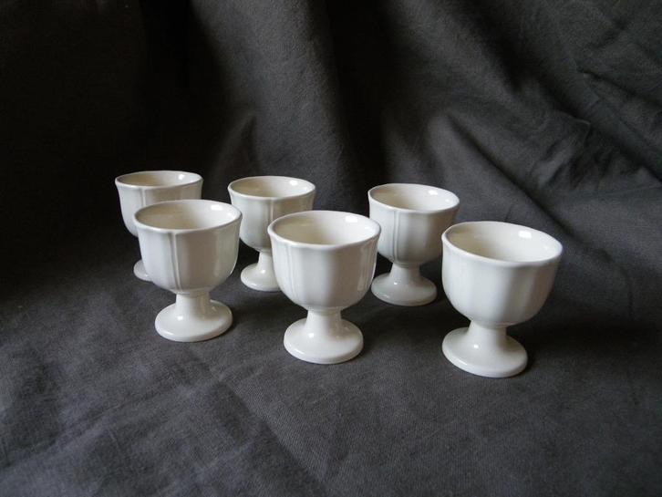 Wedgwood QUEENS PLAIN Puntgave eierdopjes prijs is per stuk, Huis en Inrichting, Keuken | Servies, Zo goed als nieuw, Wedgwood