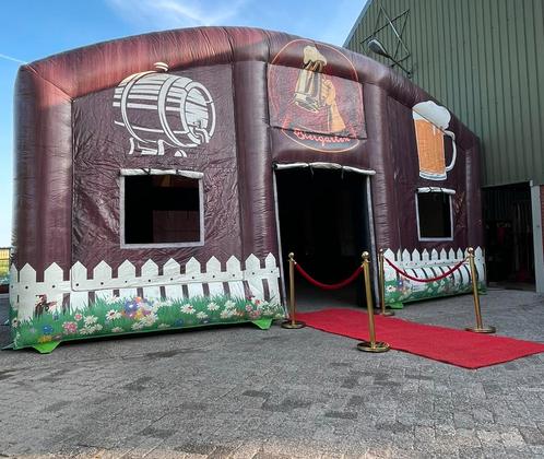 Opblaasbare Biergarten / Kroeg / Feesttent te huur!, Hobby en Vrije tijd, Feestartikelen | Verhuur, Ophalen of Verzenden