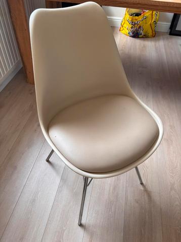 6 eetkamerstoelen, €50!