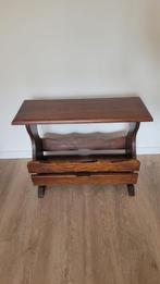 Klassiek eiken krantenbak / lectuurbak tevens bijzettafeltje, Huis en Inrichting, Woonaccessoires | Krantenbakken en Lectuurbakken