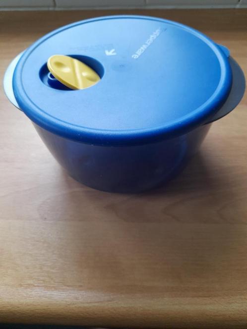 Tupperware Crystal plus schaal, Huis en Inrichting, Keuken | Tupperware, Gebruikt, Schaal, Blauw, Ophalen of Verzenden