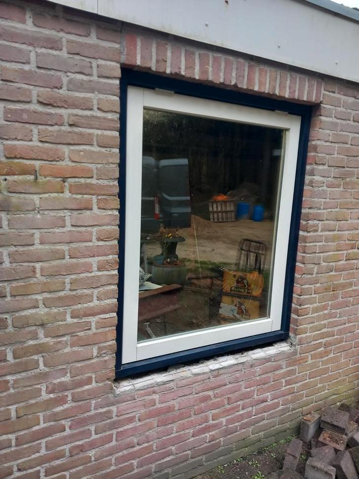 kozijn met uitzetraam met dubbele glas erin, Doe-het-zelf en Verbouw, Kozijnen en Schuifpuien, Gebruikt, Raamkozijn, Hout, 75 tot 150 cm