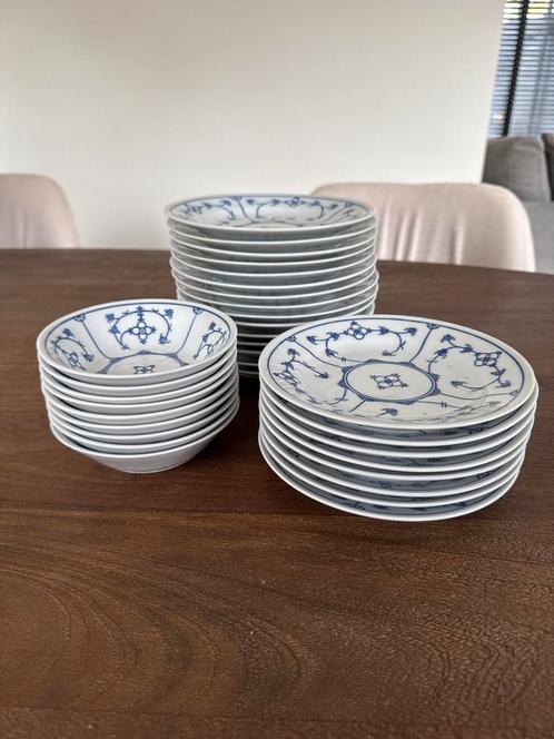 Jäger Eisenberg Servies - Blauw Saks - 32 Delig, Antiek en Kunst, Antiek | Servies los, Ophalen of Verzenden