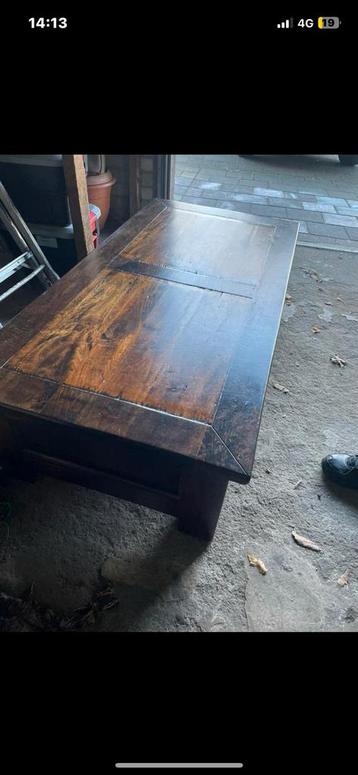 Salon tafel  beschikbaar voor biedingen