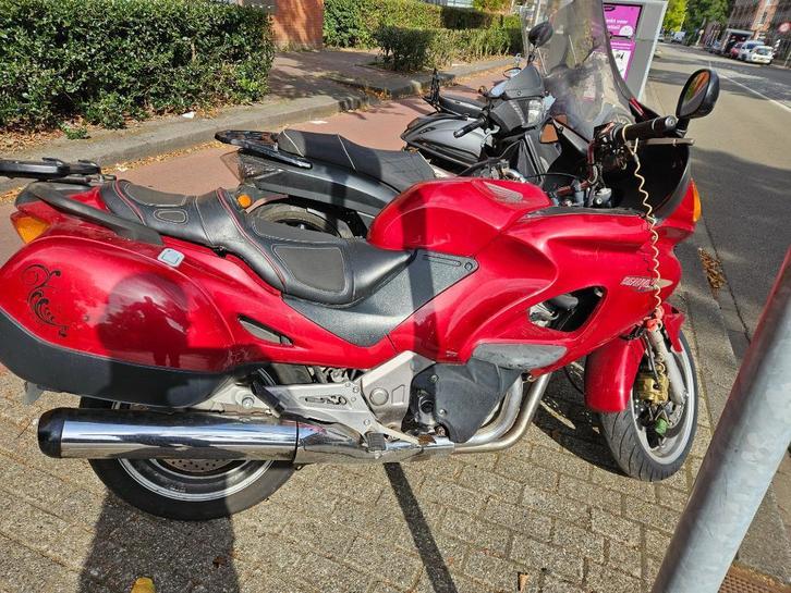 Honda Deauville NT 650 V  T.E.A.B., Motoren, Motoren | Honda, Particulier, Toermotor, meer dan 35 kW, 2 cilinders, Minimaal motorrijbewijs A2