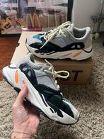 Yeezy boost 700 waverunners maat 39, Adidas, Ophalen of Verzenden, Sneakers of Gympen, Gedragen