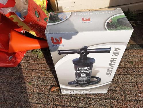 Nieuwe opblaaspomp (voor zwembad, matras of plastic dieren), Tuin en Terras, Zwembad-toebehoren, Nieuw, Zwembadpomp, Ophalen of Verzenden