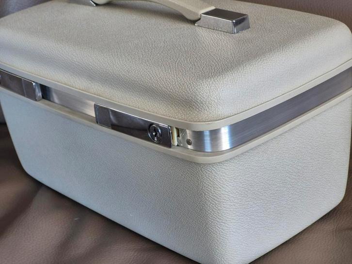 Royal traveller hardcase met sleutel creme zgan, Sieraden, Tassen en Uiterlijk, Koffers, Zo goed als nieuw, Hard kunststof, Minder dan 50 cm