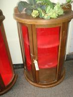 2 halfronde vitrinekastjes, Ophalen of Verzenden