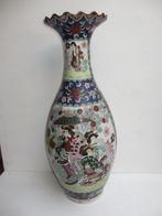 Grote chinese porseleinen vloervaas 79cm rijk beschilderd, Ophalen