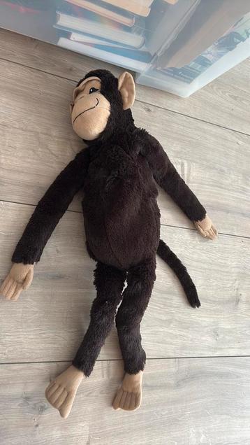 Ikea aap chimpansee beschikbaar voor biedingen