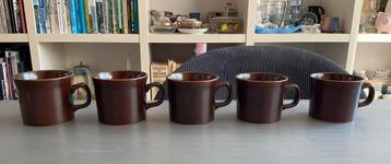 5x bruine Wedgwood Sterling bekers ; samen €25,00 beschikbaar voor biedingen