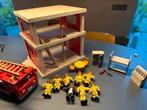Uitgebreide houten brandweer kazerne en auto van Ryan’s Room, Ophalen of Verzenden, Gebruikt, Overige typen
