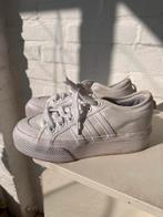 Adidas witte sneakers met plateau, Gedragen, Ophalen of Verzenden, Wit