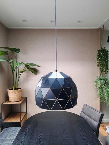 Zwart/Gouden Metalen Hanglamp beschikbaar voor biedingen