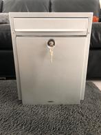 Te koop: Grote witte brievenbus – in nette staat 2 sleutels, Ophalen of Verzenden, Zo goed als nieuw, Kunststof