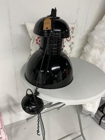 Hanglamp industrieel van nijhof beschikbaar voor biedingen
