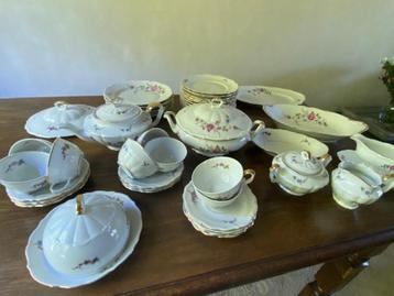 Te koop servies beschikbaar voor biedingen