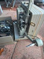 Vintage filmprojector met draagkoffer, Verzamelen, Fotografica en Filmapparatuur, Ophalen, 1940 tot 1960, Projector