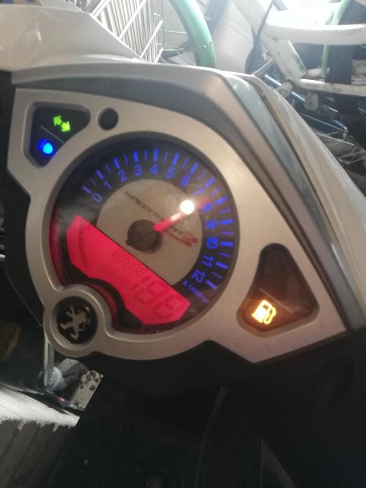 speedfight 3, Fietsen en Brommers, Scooters | Peugeot, Zo goed als nieuw, Speedfight, Maximaal 45 km/u, Benzine, Ophalen