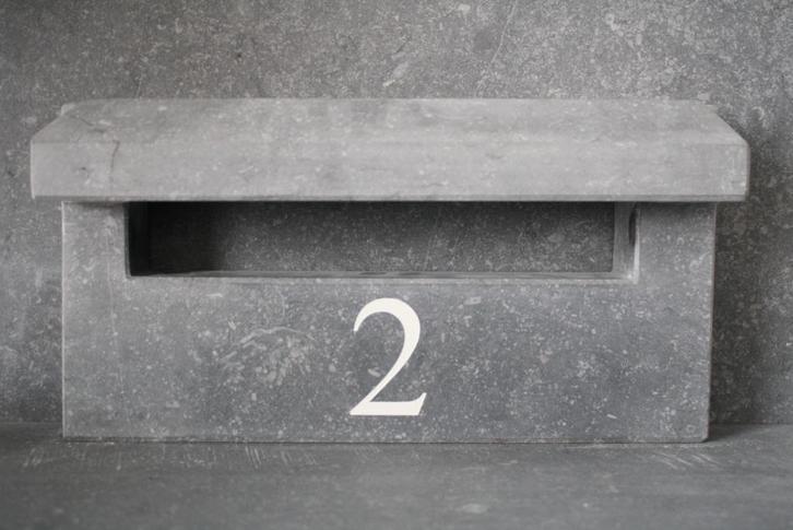 Natuursteen brievenbus, paalmuts-dekplaten, inbouwbrievenbus, Tuin en Terras, Brievenbussen, Nieuw, Hardsteen, Inbouw, Ophalen of Verzenden