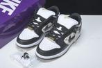 Nike SB Dunk Low Supreme Stars Black, Kleding | Heren, Nieuw, Ophalen of Verzenden, Sneakers of Gympen, Nike. SB Dunk