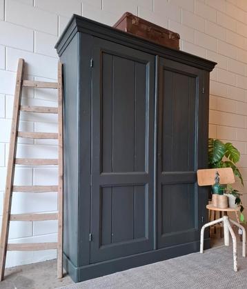 Vintage/Brocante diep groene schoolkast, Demontabele kast   beschikbaar voor biedingen