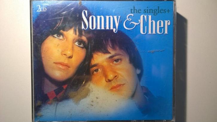 Sonny & Cher - The Singles+, Cd's en Dvd's, Cd's | Pop, Zo goed als nieuw, 1960 tot 1980, Ophalen of Verzenden