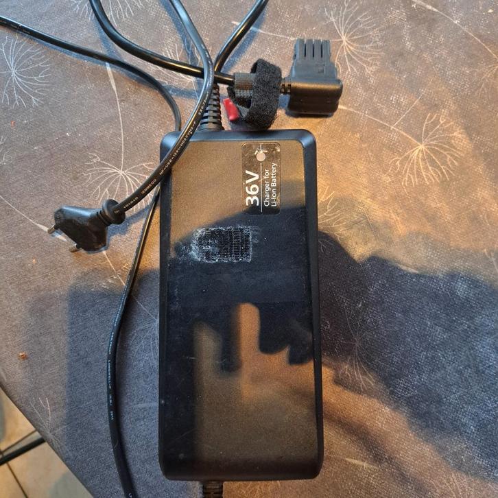 Acculader eventueel voor fiets (flyer), Fietsen en Brommers, Fietsaccessoires | Fietsaccu's, Ophalen of Verzenden