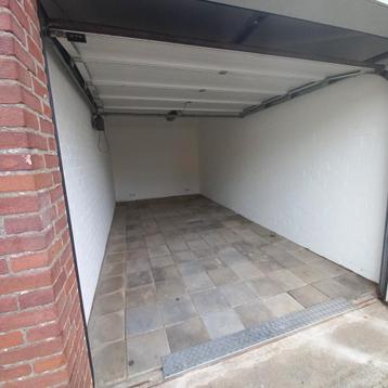TE HUUR / TE KOOP GARAGEBOX BARENDRECHT.  beschikbaar voor biedingen