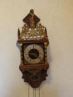 Antieke wandklok met houtsnijwerk, klok, Antiek en Kunst, Antiek | Klokken, Ophalen