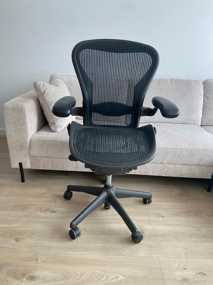 Herman Miller Aeron Graphite bureaustoel, Huis en Inrichting, Bureaustoelen, Zo goed als nieuw, Zwart, Ophalen of Verzenden