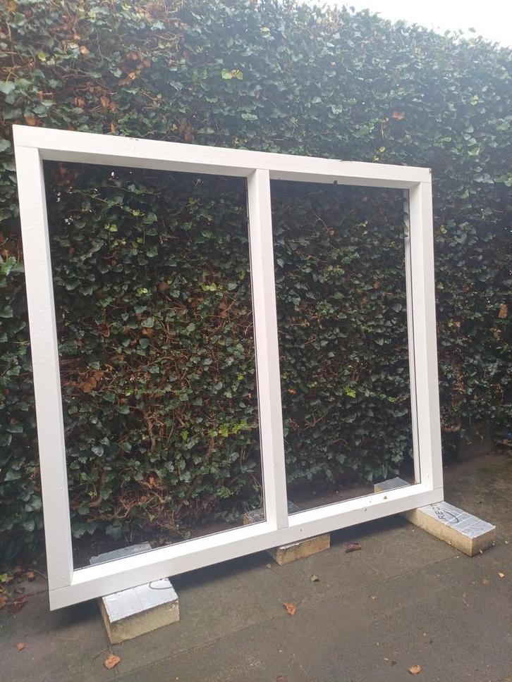 Houten Raamkozijn met Glas, Doe-het-zelf en Verbouw, Kozijnen en Schuifpuien, Zo goed als nieuw, Raamkozijn, Kunststof, 150 tot 225 cm