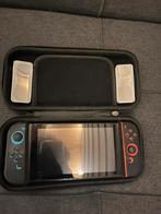 Nintendo switch V2 met games, Spelcomputers en Games, Spelcomputers | Nintendo Switch, Met games, Met 2 controllers, Zo goed als nieuw