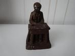 En vintage gipsen Beeld van Sigarenmaker., Antiek en Kunst, Ophalen of Verzenden
