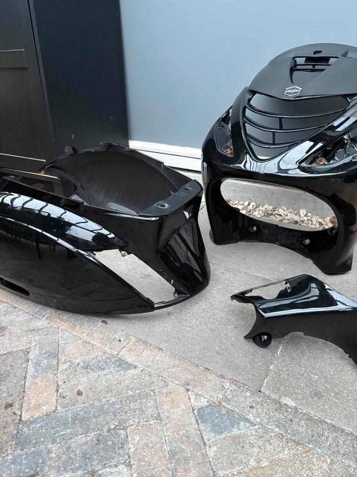 Kappenset Zip Hoogglans Zwart Compleet, Fietsen en Brommers, Brommeronderdelen | Scooters, Zo goed als nieuw, Piaggio, Kap, Ophalen