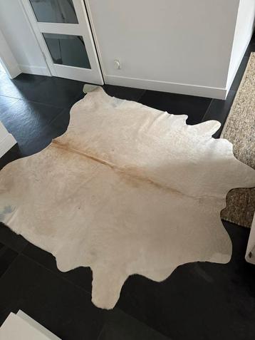 Mooie Koeienhuid - Vloerkleed beschikbaar voor biedingen