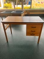 Vintage schoolbureau - nu of nooit, anders naar de stort, Huis en Inrichting, Bureaus, Ophalen, Gebruikt, Bureau