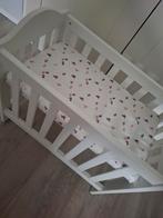 Poppenbedje hout wit, Ophalen, Gebruikt, Wieg