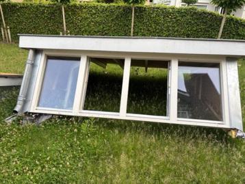 Dakkapel met nieuw houten kozijn en zinken bekleding beschikbaar voor biedingen