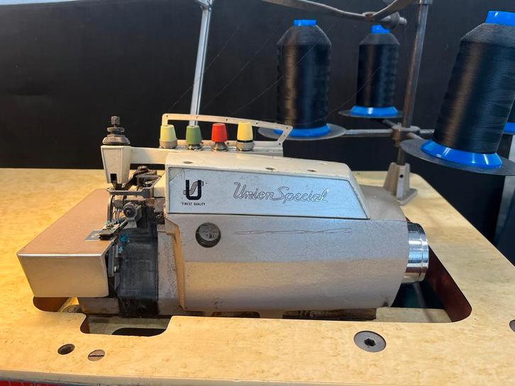 Industriële Lockmachine Union 4-draads, Hobby en Vrije tijd, Naaimachines en Toebehoren, Gebruikt, Lockmachine, Overige merken