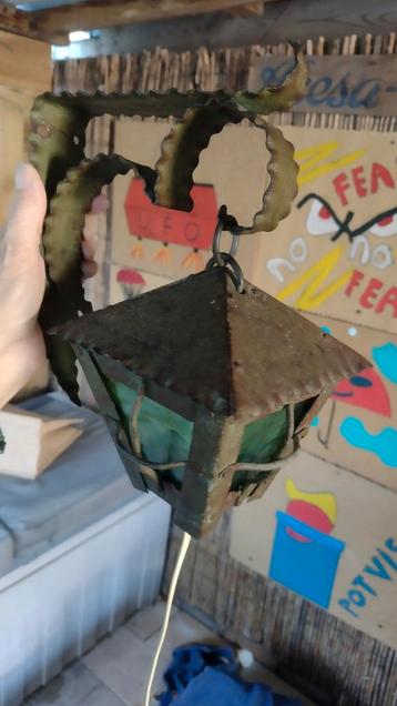 Antieke lantaarn  beschikbaar voor biedingen