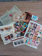 Doos met postzegels  1 kilo !! Werelds Uitzoekpartij, Ophalen of Verzenden, Verzamelalbum