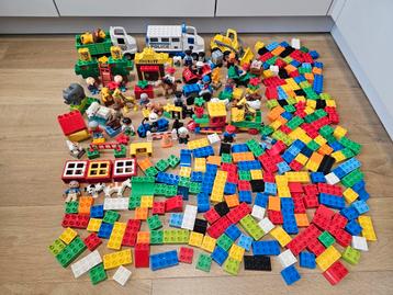 Heel veel Lego Duplo blokken, dieren, politie, Toy Story etc beschikbaar voor biedingen