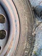 Winterbanden Uniroyal 155/65 R14 met stalen velg, Auto-onderdelen, Ophalen, 14 inch, Gebruikt, 155 mm