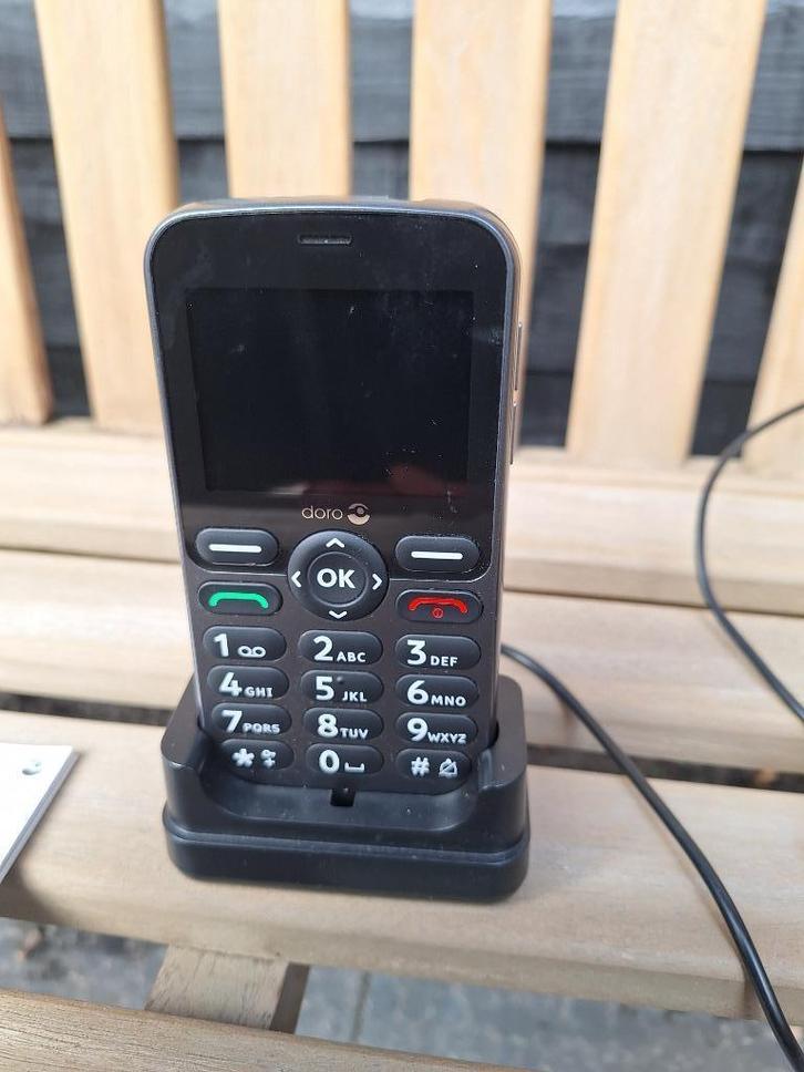DORO 5860 Eenvoudige Seniorentelefoon met o.a.  4 G, Telecommunicatie, Mobiele telefoons | Overige merken, Zo goed als nieuw, Zonder abonnement