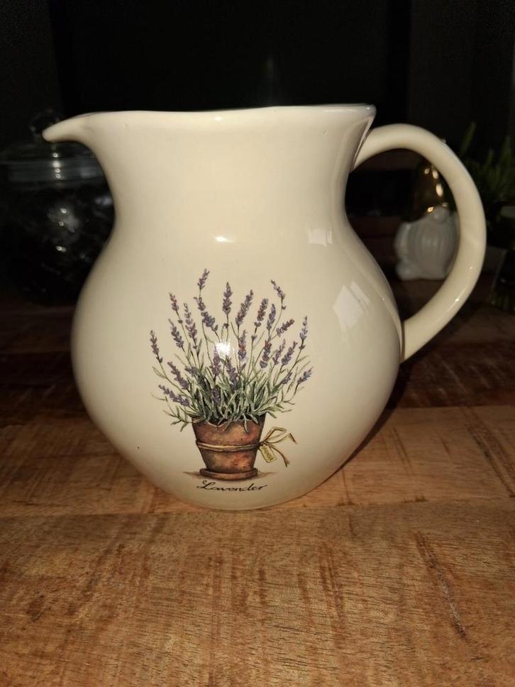 Aardewerk kan met lavendel decoratie van jet ter steege, Huis en Inrichting, Keuken | Servies, Zo goed als nieuw, Overige typen