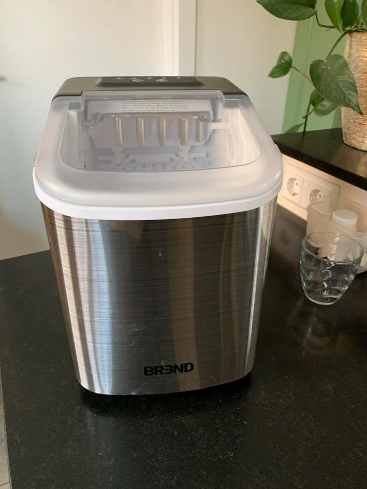 Ijsmachine - Brend, Witgoed en Apparatuur, IJsmachines, Zo goed als nieuw, Zelfvriezend, Ophalen of Verzenden